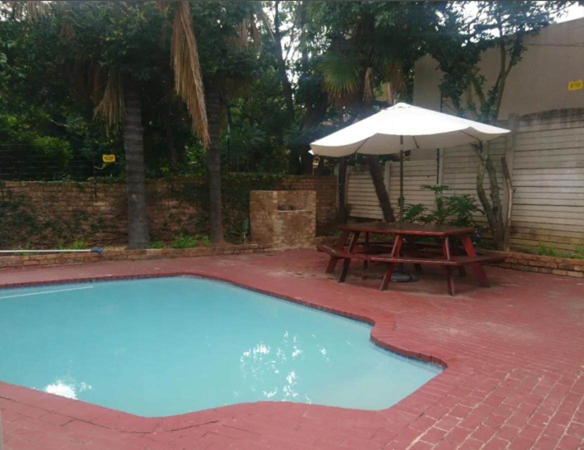 Pta East Guest House Pretoria Luaran gambar